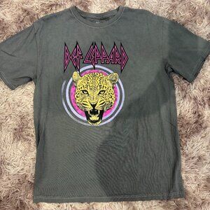 Gray/Pink Def Leppard Shirt